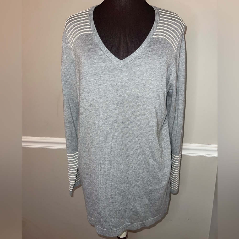 Avenue Plus‎ Size gray V Neck Long Sweater 14/16 NWT